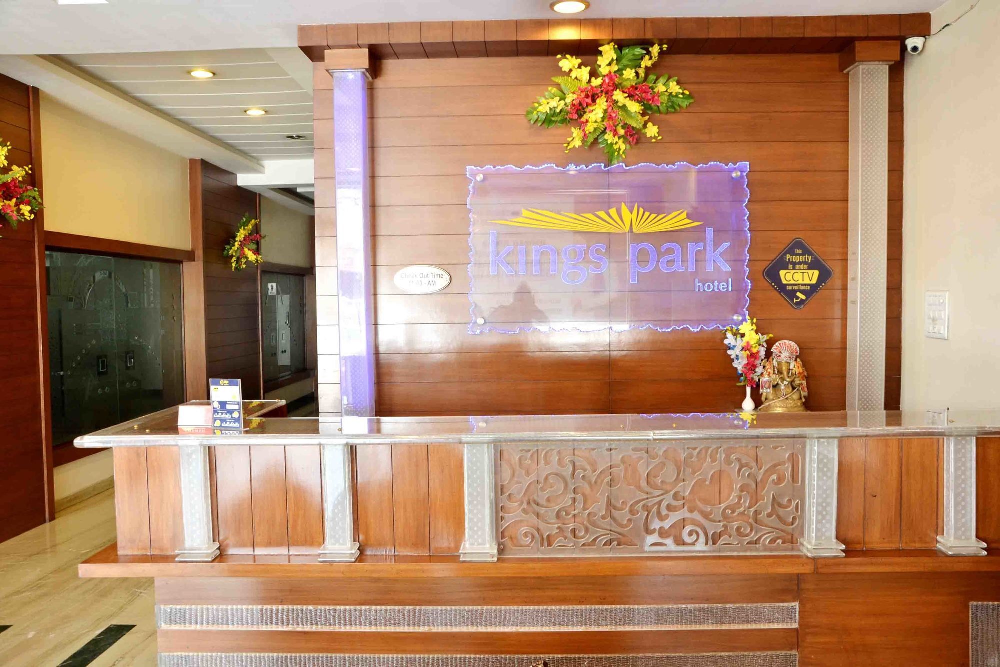 Oyo 742 Hotel Kings Park อินดอร์ ภายนอก รูปภาพ