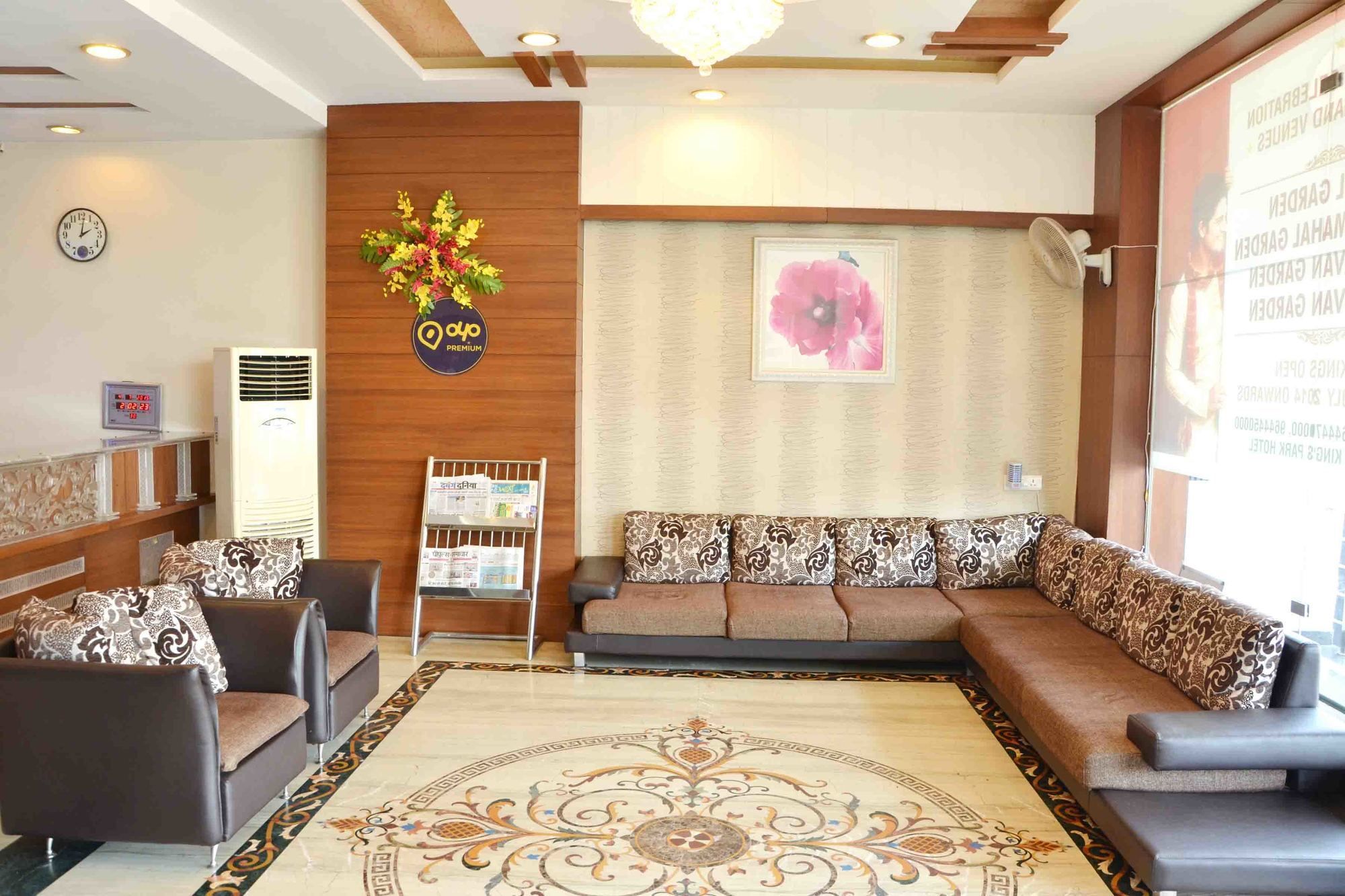 Oyo 742 Hotel Kings Park อินดอร์ ภายนอก รูปภาพ