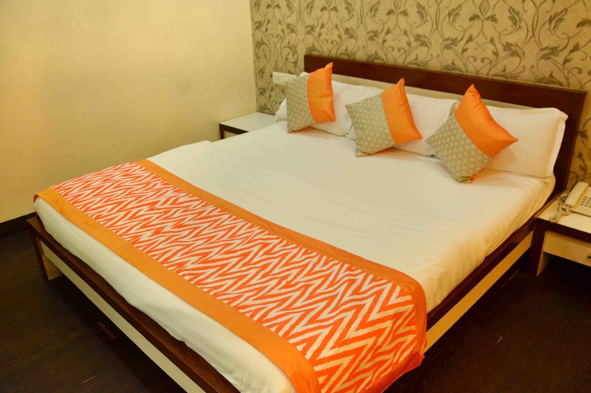 Oyo 742 Hotel Kings Park อินดอร์ ภายนอก รูปภาพ