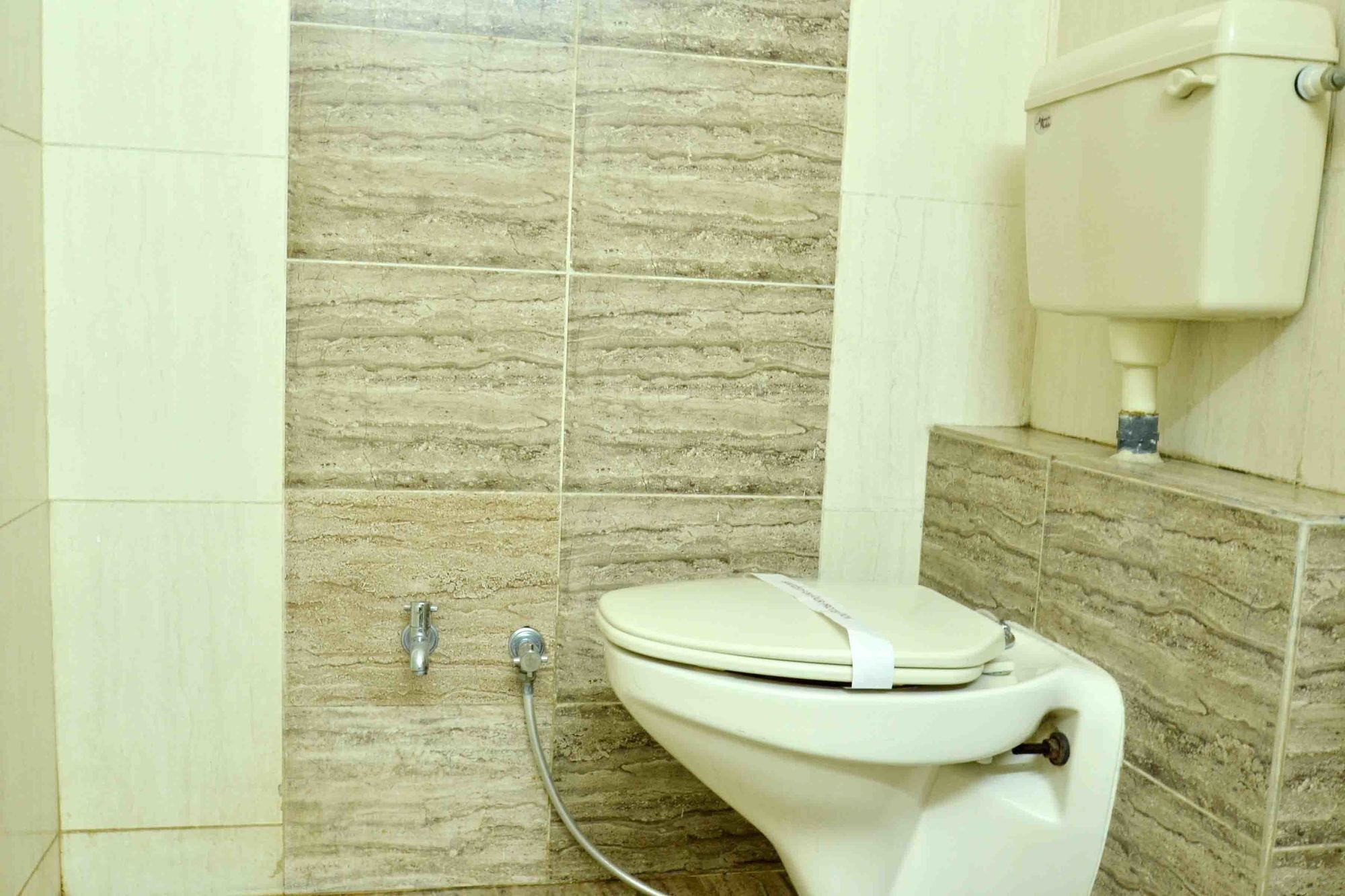 Oyo 742 Hotel Kings Park อินดอร์ ภายนอก รูปภาพ